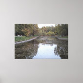 Quiet Autumn Lake – Scandinavian Edition キャンバスプリント (正面)