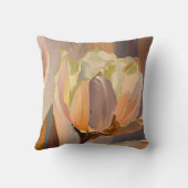 Quiet Bloom – Abstract Tulips In Soft Gold クッション (裏面)
