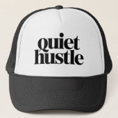 Quiet Hustle モチベーションハット - サイズ調整可能 キャップ (正面)
