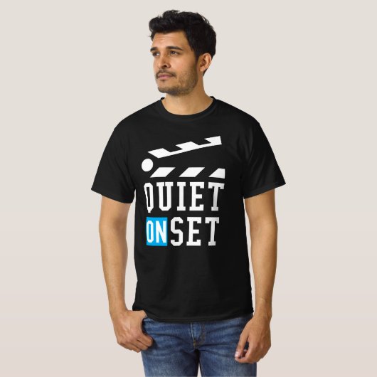 Quiet On Set – フィルムおもしろいメーカー用 Tシャツ (正面フル)