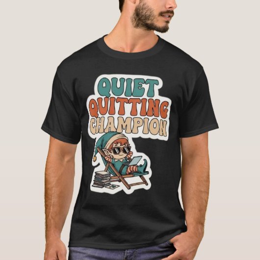 Quiet Quitting Champion Elf Funny Office Christmas Tシャツ (正面)