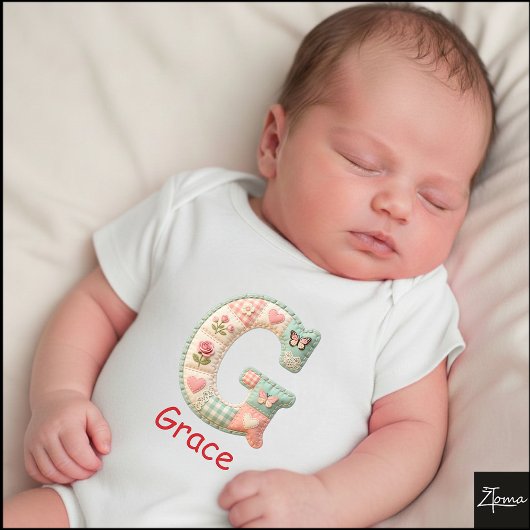 Quilted Patchwork Initial Letter G Nursery ベビーボディスーツ