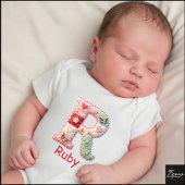 Quilted Patchwork Initial Letter R Nursery ベビーボディスーツ