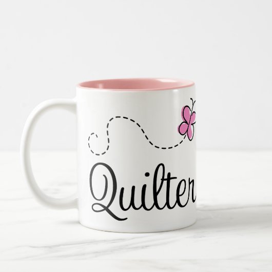 Quilterのかわいいピンクのギフト ツートーンマグカップ (左)