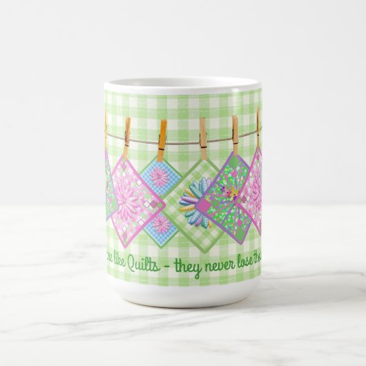 Quilterのマグ-引用文- Closeslineキルトの正方形 コーヒーマグカップ (中央)