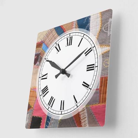 Quilterの旧式なアメリカのキルトパターン スクエア壁時計 (傾斜)