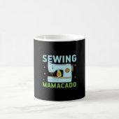 Quilter Gift | Sewing Mamacado コーヒーマグカップ (中央)