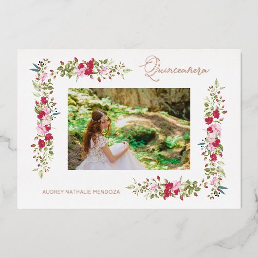 Quinceañera Spanish Whimsical Typography Flowers 箔招待状 (正面)