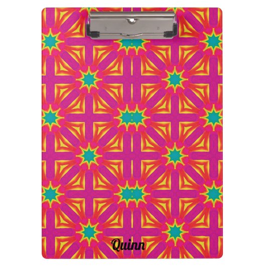 QUINN ～黄、青、赤、ピンクのデザイン クリップボード (正面)