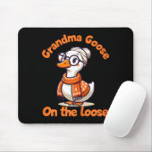 Quirky Goose Creations Funny Grandma Goose On The  マウスパッド (マウス)