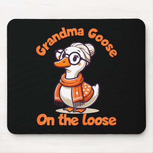 Quirky Goose Creations Funny Grandma Goose On The  マウスパッド (正面)