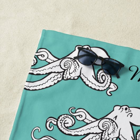 Quirky Octopus Sketches Pattern Teal Monogrammed ビーチタオル (インサイチュ)