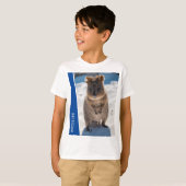 Quokka Cute Animal on the Beach Australia Blue Tシャツ (正面フル)