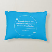 Quote of Courage Accent Pillow アクセントクッション (裏面)