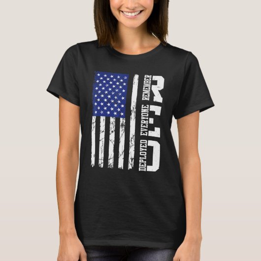 R E D金曜日米国旗動揺して全員を覚えている Tシャツ (正面)