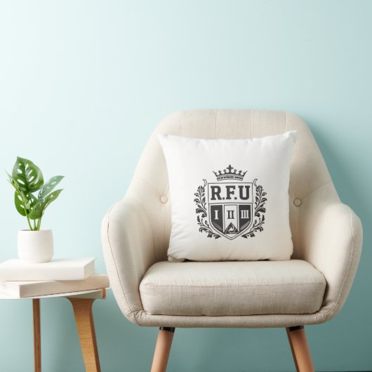 R.F.U Crown Crest Throw Pillow クッション (椅子)