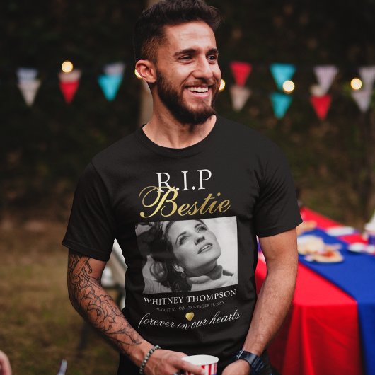 R.I.P ベスティ 写真追悼Tシャツ Tシャツ