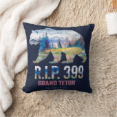 R.I.P. 399ティートンズの女王はクマする クッション (ブランケット)