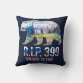 R.I.P. 399ティートンズの女王はクマする クッション (裏面)