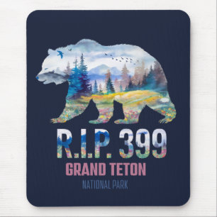R.I.P. 399ティートンズの女王はクマする マウスパッド