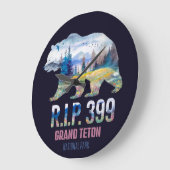 R.I.P. 399ティートンズの女王はクマする ラージ壁時計 (傾斜)