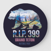 R.I.P. 399ティートンズの女王はクマする ラージ壁時計 (正面)