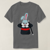 Rabbit at魔法with Wand Hat Tシャツ (デザイン正面)