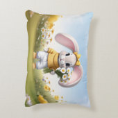 Rabbit holding bouquet of white daisies アクセントクッション (裏面(縦))