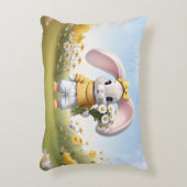 Rabbit holding bouquet of white daisies アクセントクッション (正面(垂直))