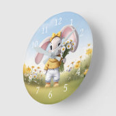 Rabbit holding bouquet of white daisies ラウンド壁時計 (傾斜)