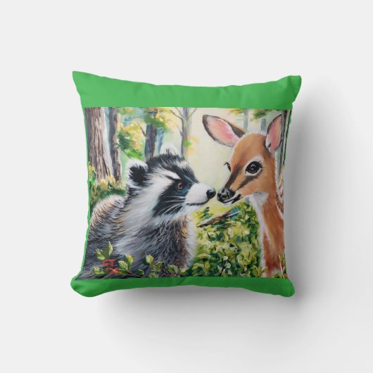 raccoon, deer throw pillow クッション (正面)