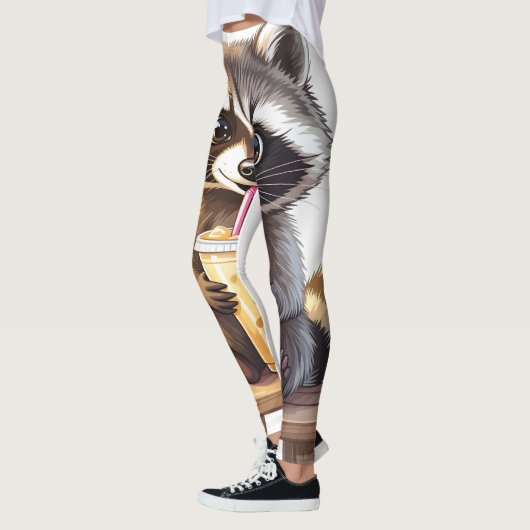 Raccoon Drinking Iced Coffee レギンス (左)