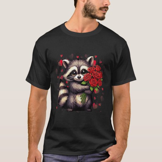 Raccoon Holding Red Rose Cute Raccoon Valentine An Tシャツ (正面)
