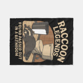 Raccoon Legends Found Ped Out In A Bathroom Trashe フリースブランケット (正面(横))