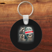 Raccoon Meme 3 Racoons Howling At Moon Funny Weird キーホルダー (正面)