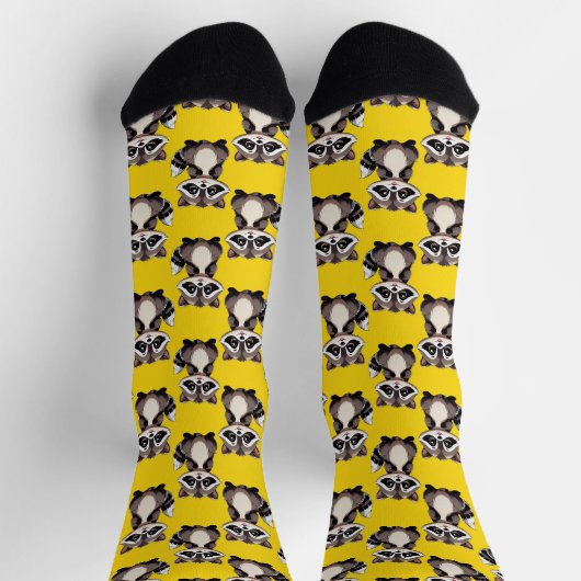 Raccoon Pattern Design Yellow  ソックス (上部)