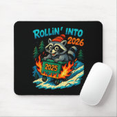 Raccoon Rollin Into 2026 Dumpster Fire New Year Me マウスパッド (マウス)