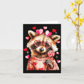 Raccoon Valentines Day Funny Feral Raccoon Love He カード (黄色い花)