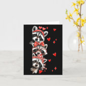 Raccoon Valentines Day Funny Feral Raccoon Love He カード (黄色い花)