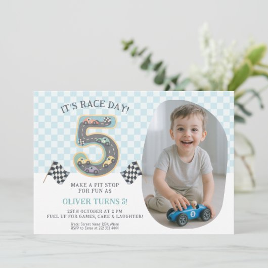 Race Car Theme 5th Birthday Party 招待状 (スタンド正面)