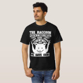 Racoon trash trash panda thief cat street tシャツ (正面フル)