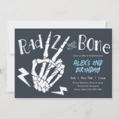 Rad TWO the Bone、ハロウィンの男の子の2歳の誕生日 招待状 (正面)