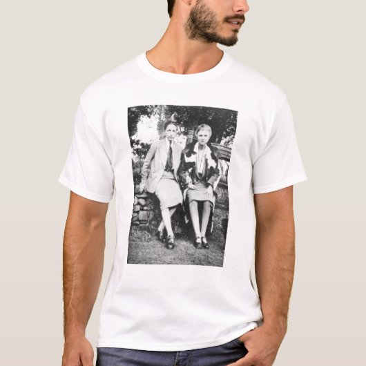 RadclyffeホールおよびUnaビンチェンツォ Tシャツ (正面)