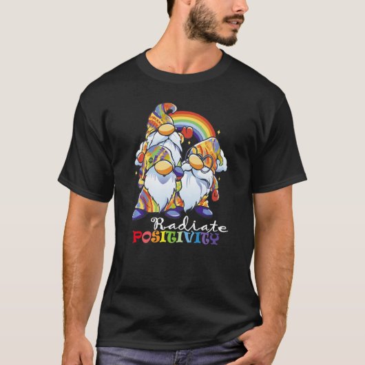 Radiate Positivity rainbow gnomes clouds Tシャツ (正面)
