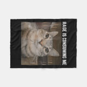 Rageは奇妙な特定のミーム猫のミームを消費している フリースブランケット (正面(横))