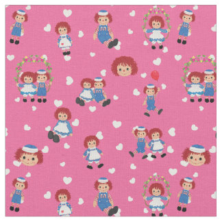 Raggedy Ann and Andy on Falling Hearts on Pink ファブリック