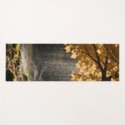 Rain pours from lush branches onto mossy ground ヨガマット (正面(横))