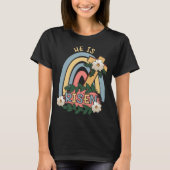 Rainbow He Risen Religous Easter Sunday Christ Cro Tシャツ (正面)