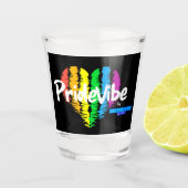 Rainbow Heart PrideVibe: プライドを祝おう ショットグラス (正面)