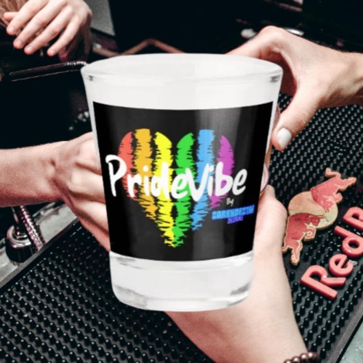 Rainbow Heart PrideVibe: プライドを祝おう ショットグラス